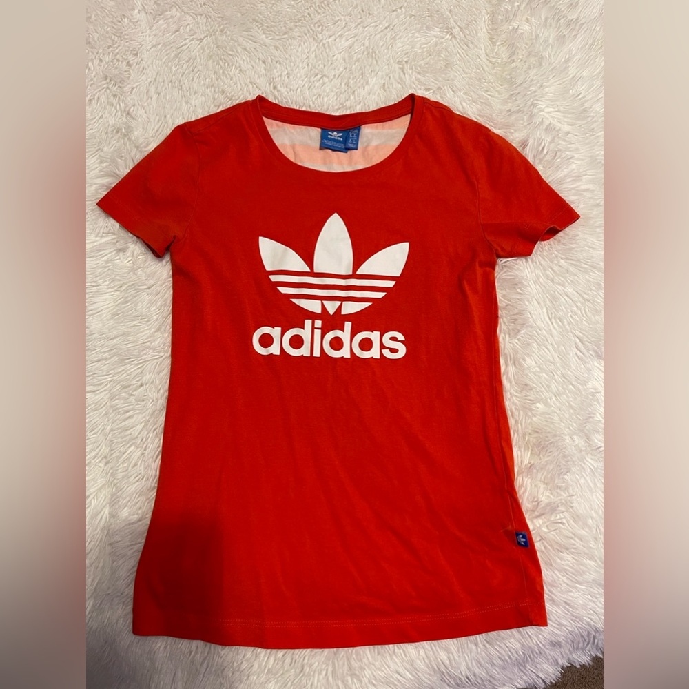 XS Adidas’s t-shirt